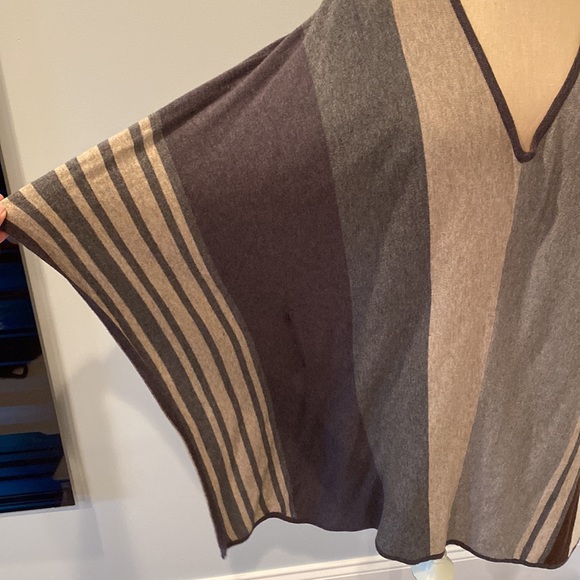 Tunic - Picture 2 of 7